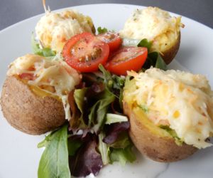 Zapečené plněné brambory