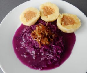 Červené zelí z hlávky