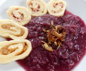 Bramborové rolády se zelím