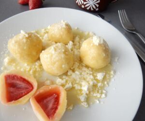 Tvarohové knedlíky s jahodami