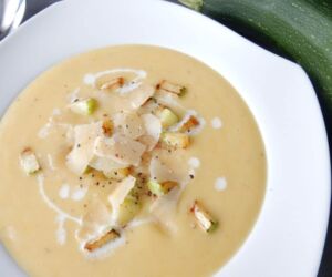 cuketová polévka s parmazánem